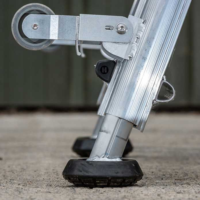 Henchman All Terrain Telescopic Platform