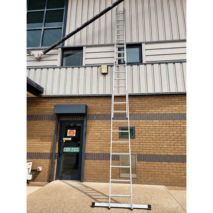 Lyte Professional Triple Extension Ladder